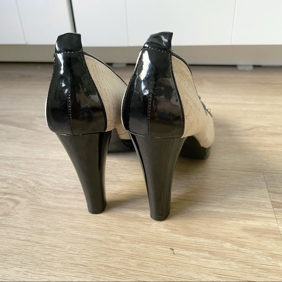 Buckle Decor Python Pattern Platform Heels - Picture 4 of 6